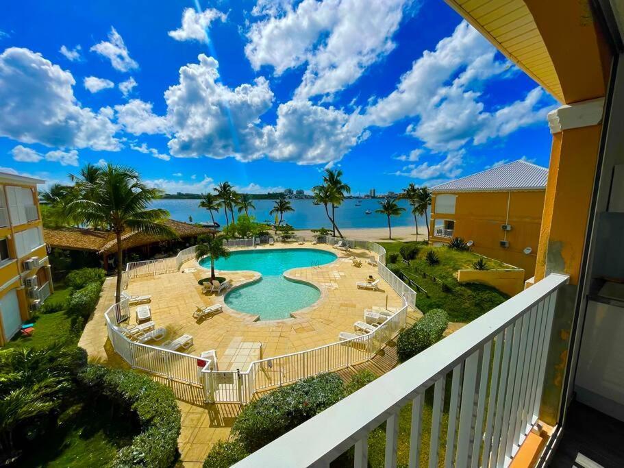 Superbe Studio Lumineux, Vue Sur Piscine Et Mer Байе-Неттл Экстерьер фото